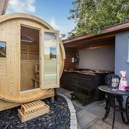 Gites Spa Strasbourg - Studio Romantique, Jacuzzi, Sauna, Terrasse Privee Furdenheim Bagian luar foto