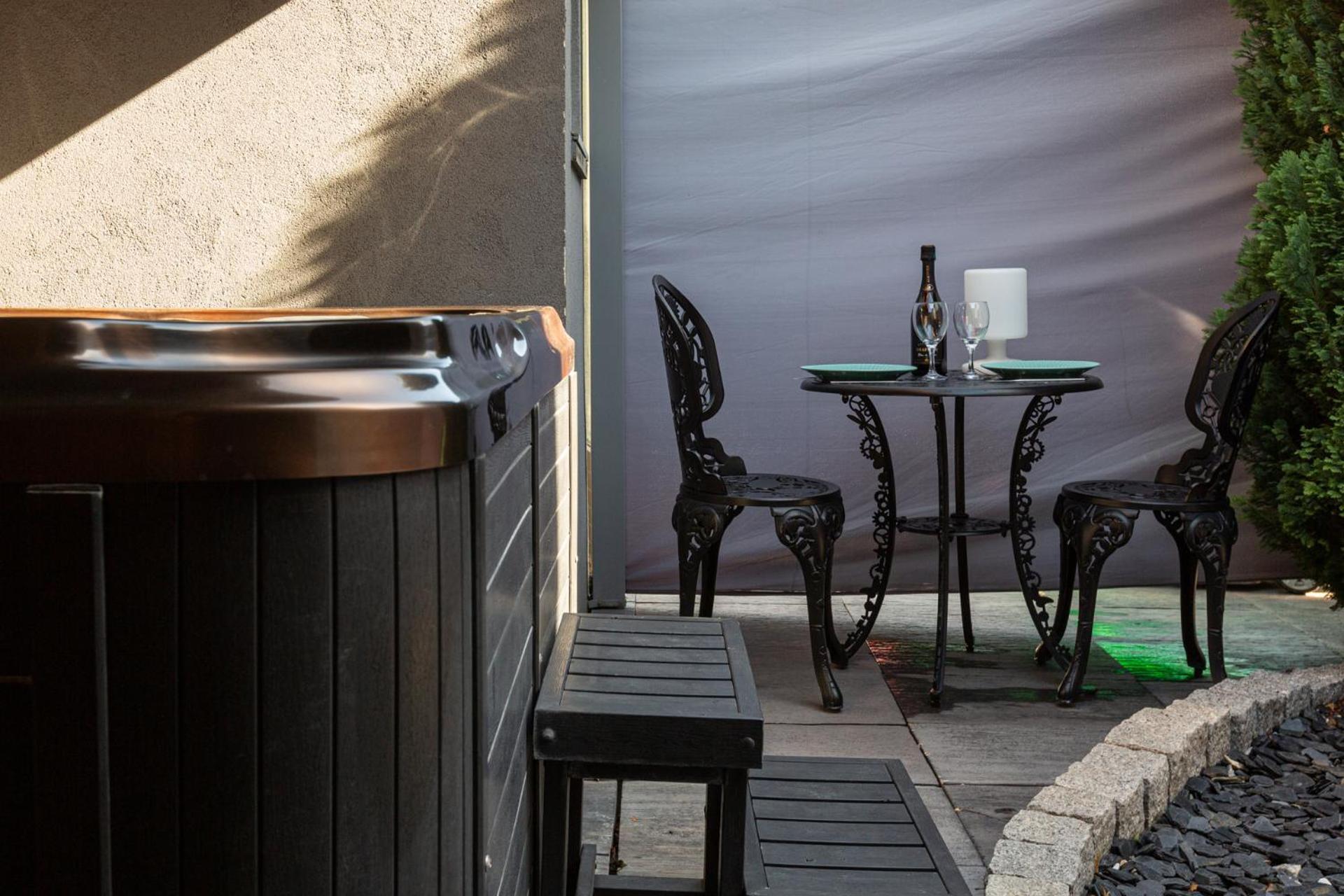 Gites Spa Strasbourg - Studio Romantique, Jacuzzi, Sauna, Terrasse Privee Furdenheim Bagian luar foto
