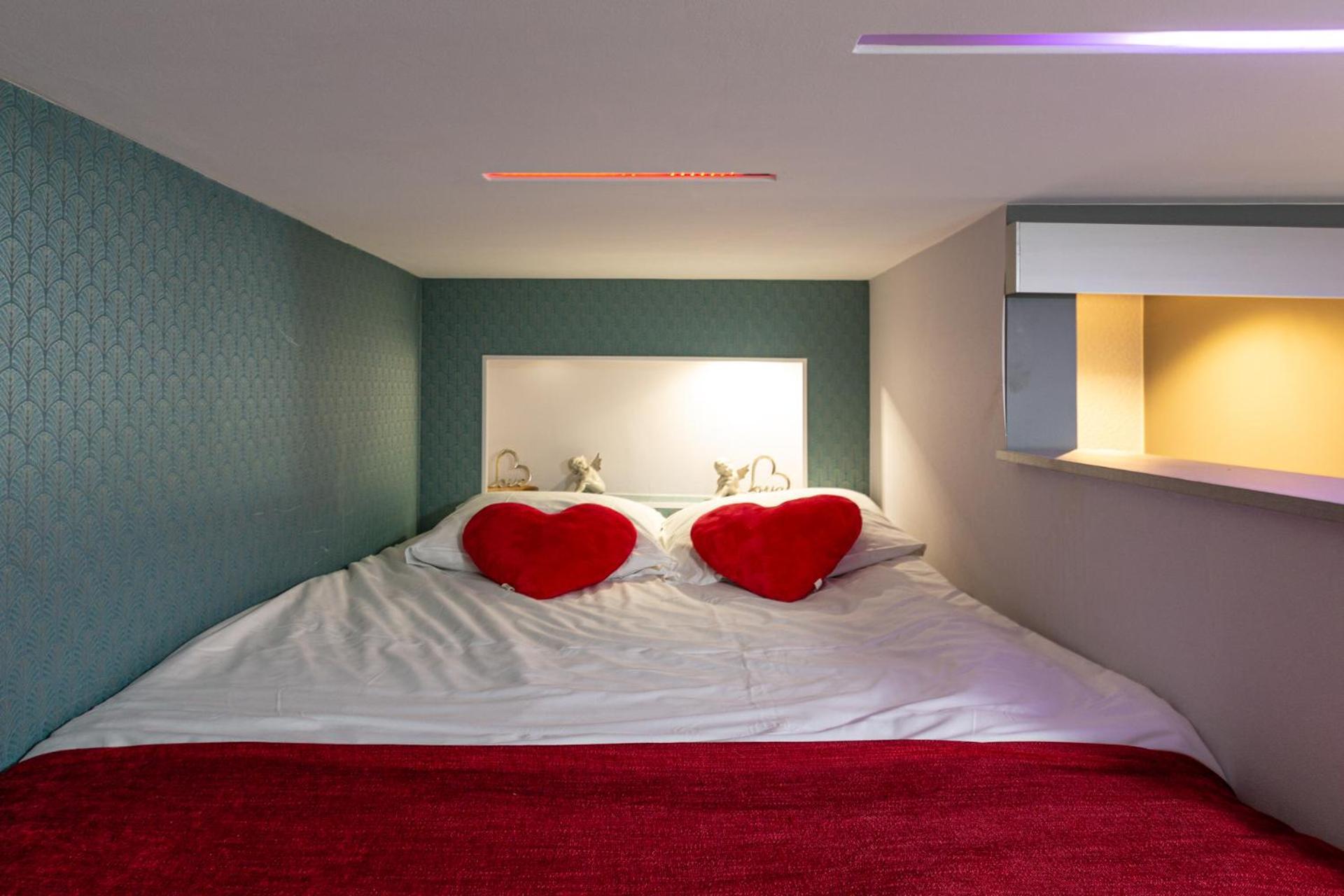 Gites Spa Strasbourg - Studio Romantique, Jacuzzi, Sauna, Terrasse Privee Furdenheim Bagian luar foto